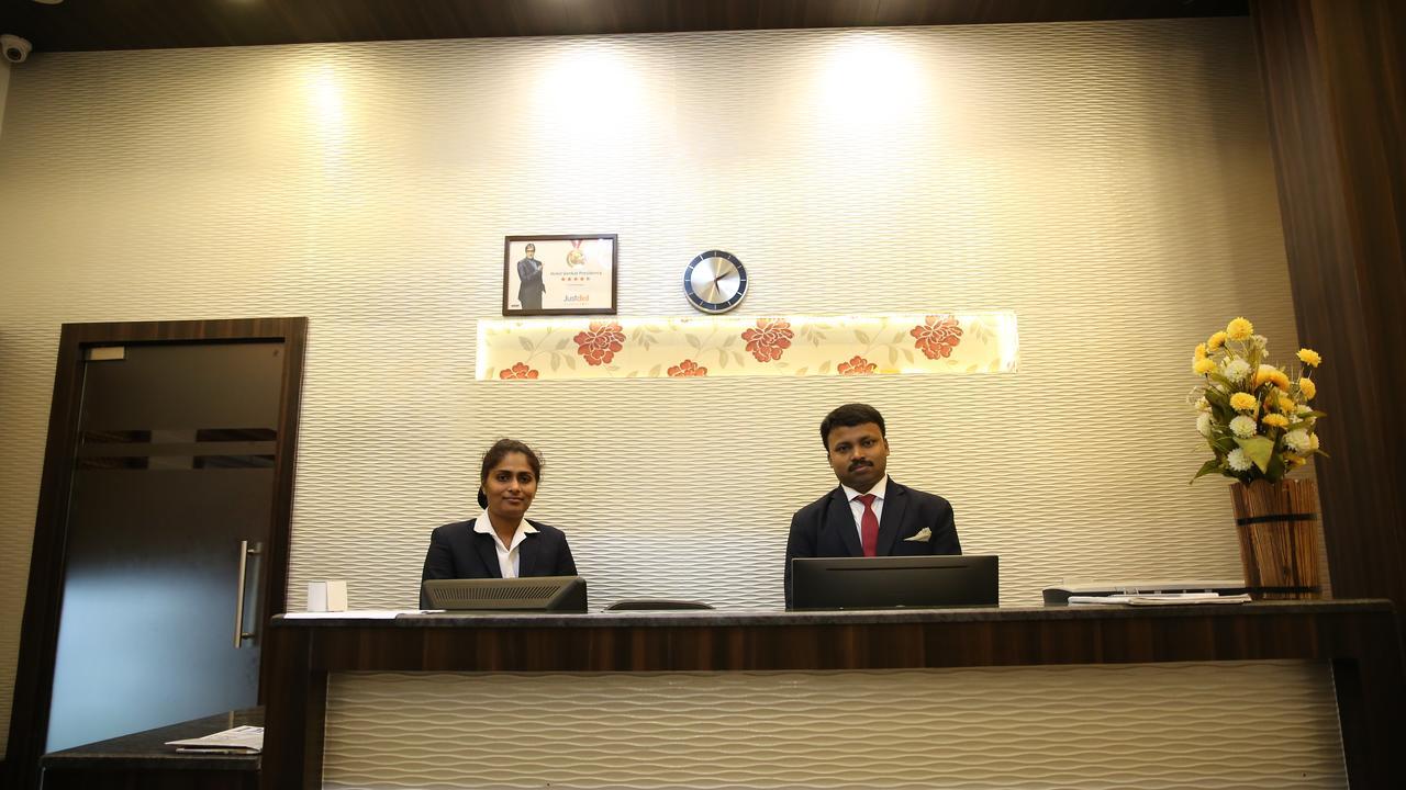 Hotel Venkat Presidency 벵갈루루 외부 사진