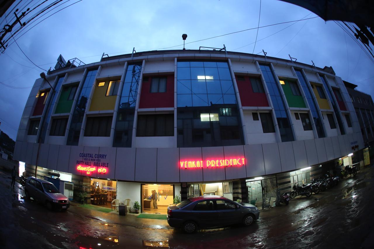 Hotel Venkat Presidency 벵갈루루 외부 사진
