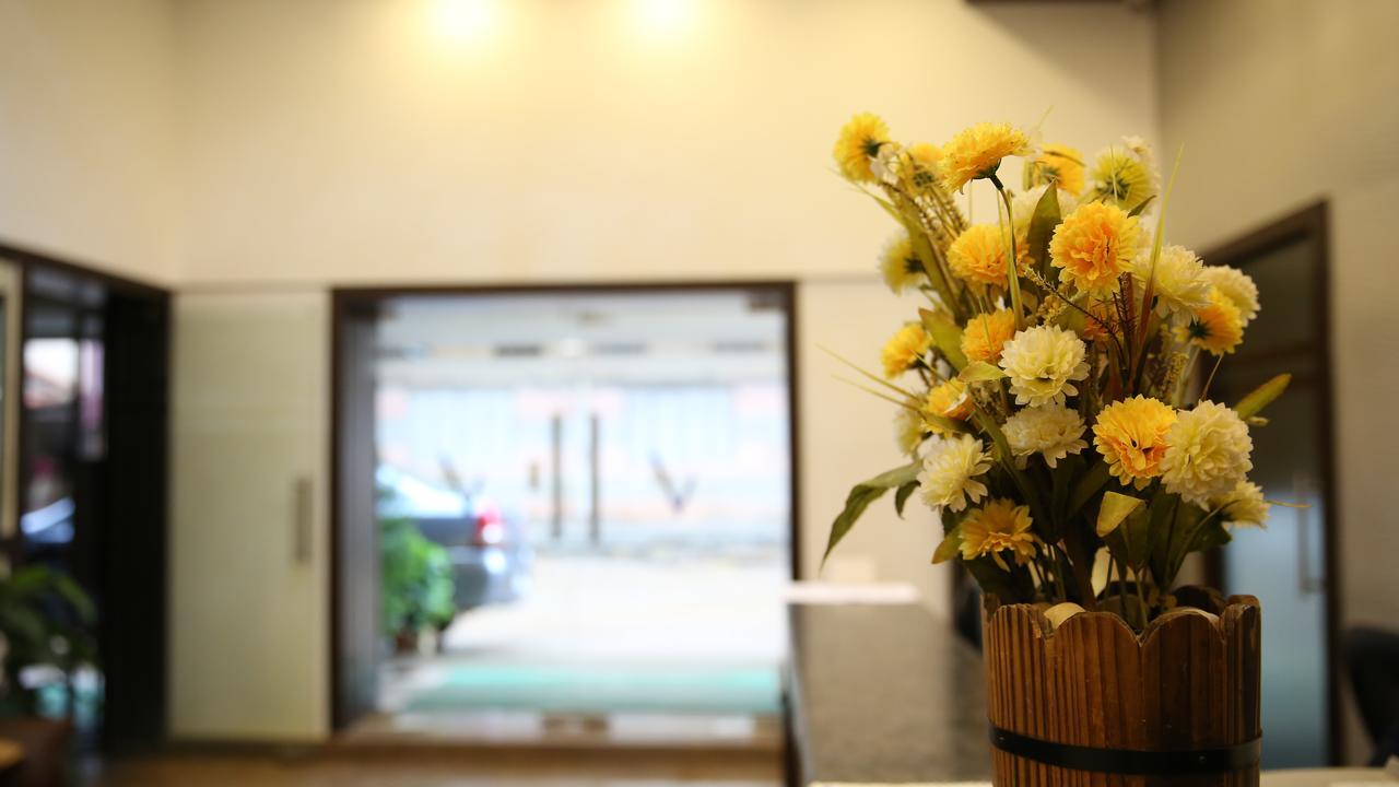 Hotel Venkat Presidency 벵갈루루 외부 사진