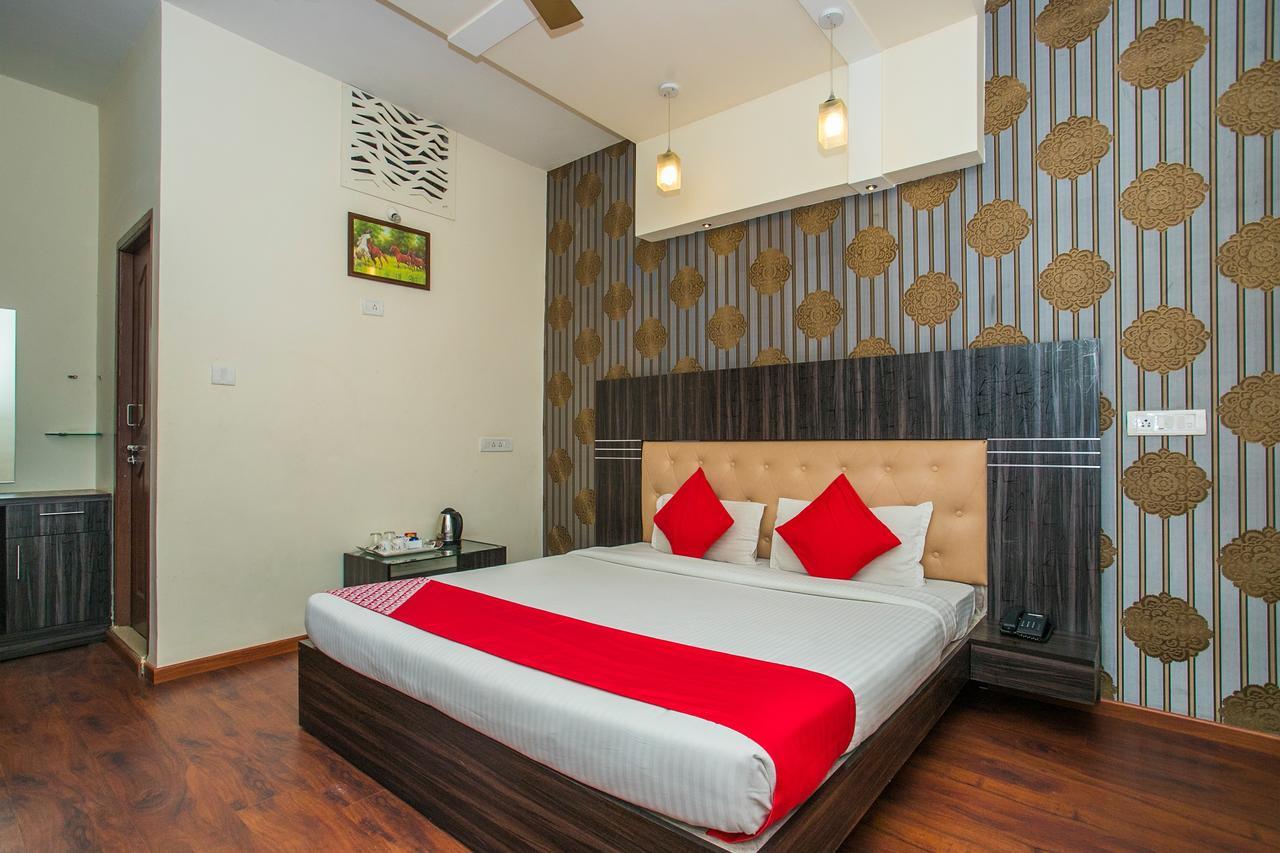 Hotel Venkat Presidency 벵갈루루 외부 사진